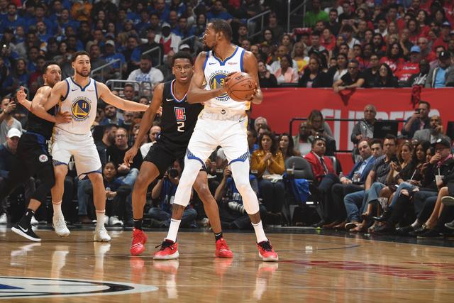 乔帅：杜润旺进攻手感很好 但要避免走步违例